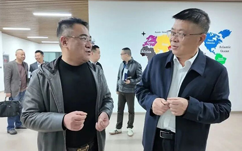 新闻封面